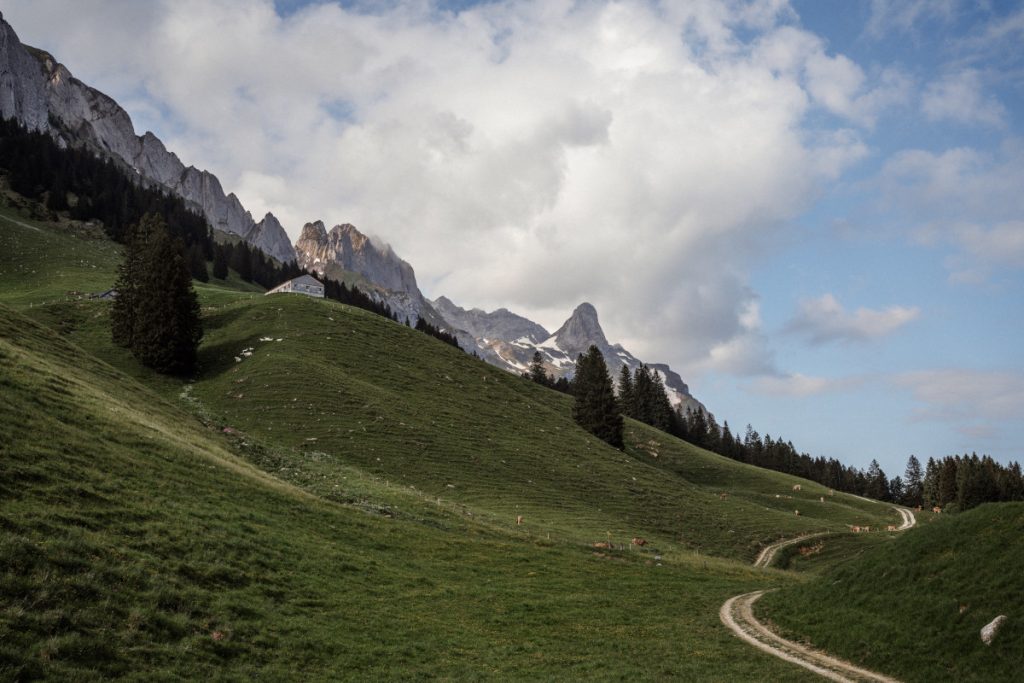A round path with out cable automobile and little frequented ascent